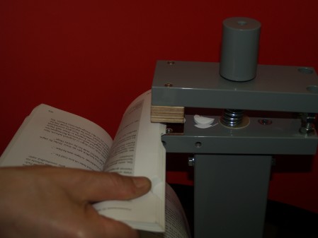 Bibelschnitt, Stanzgeräte zum Bibeschnitt Register